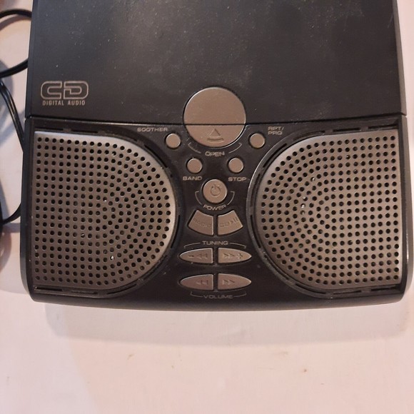 Sharper Image Design SI687 Travel CD AM FM Radio Alarm Clock & Sound Soother - Picture 4 of 16